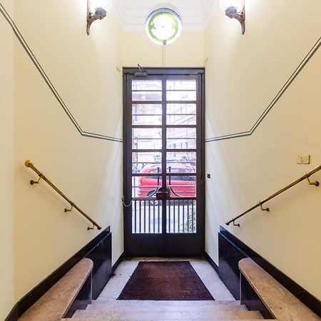 Spacious And Brilliant Apartment In Duomo By Easylife Milan Bagian luar foto