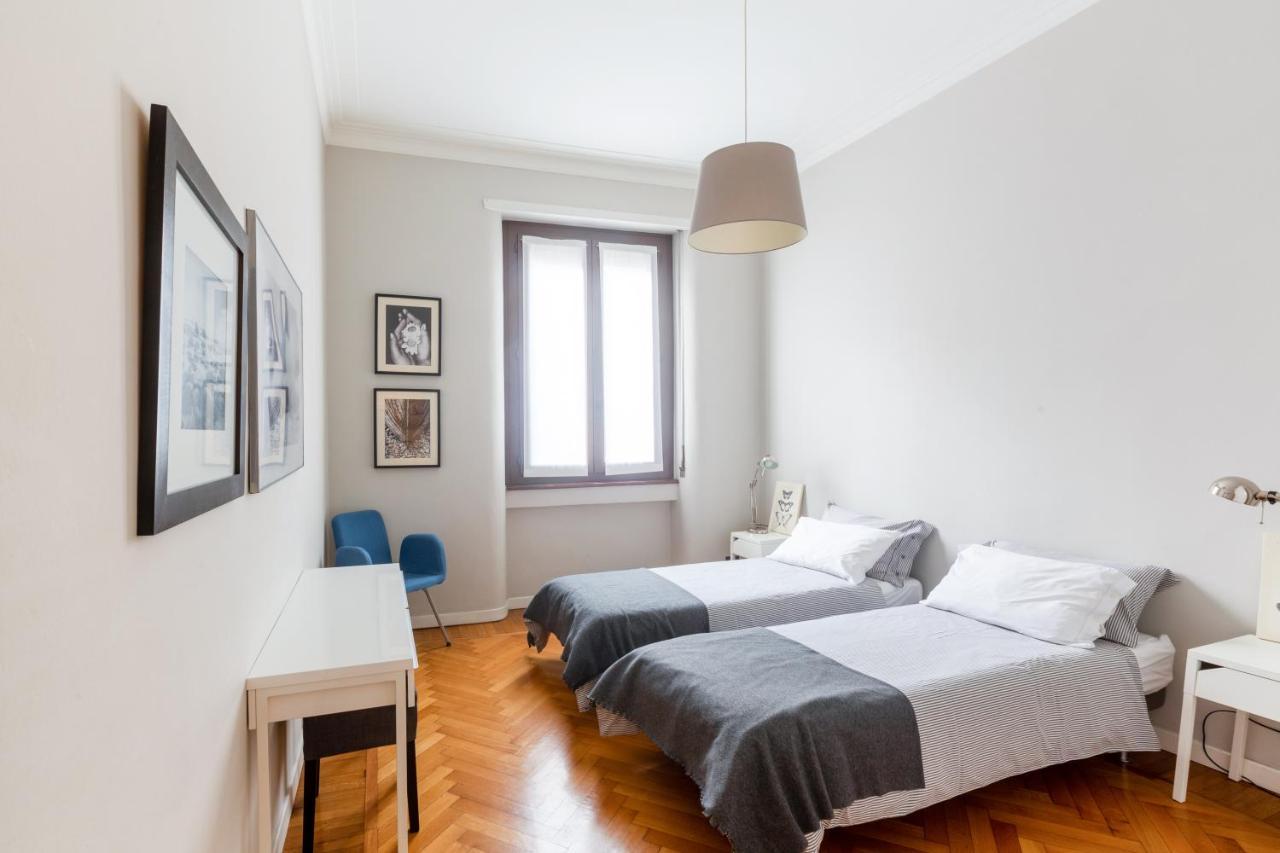 Spacious And Brilliant Apartment In Duomo By Easylife Milan Bagian luar foto