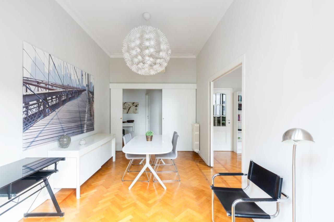 Spacious And Brilliant Apartment In Duomo By Easylife Milan Bagian luar foto