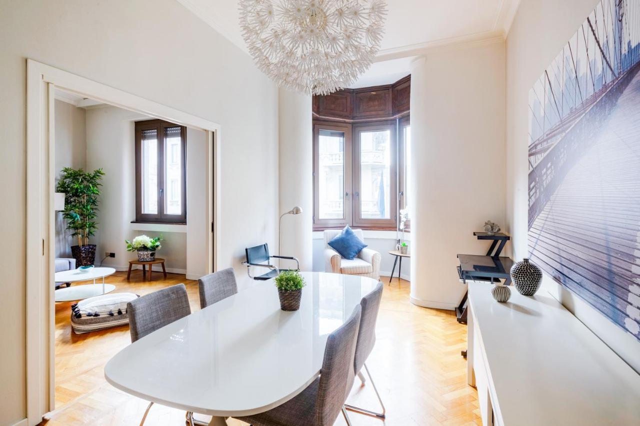 Spacious And Brilliant Apartment In Duomo By Easylife Milan Bagian luar foto