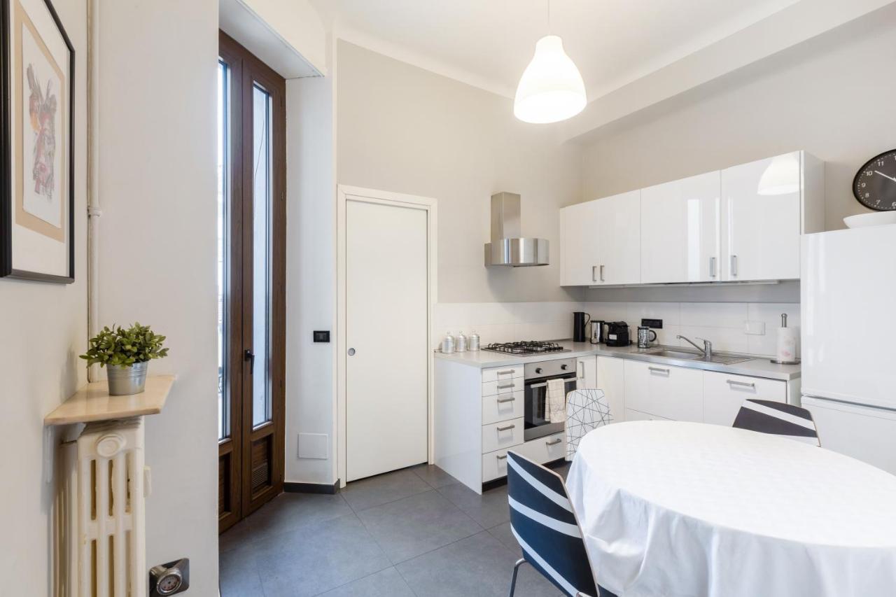 Spacious And Brilliant Apartment In Duomo By Easylife Milan Bagian luar foto