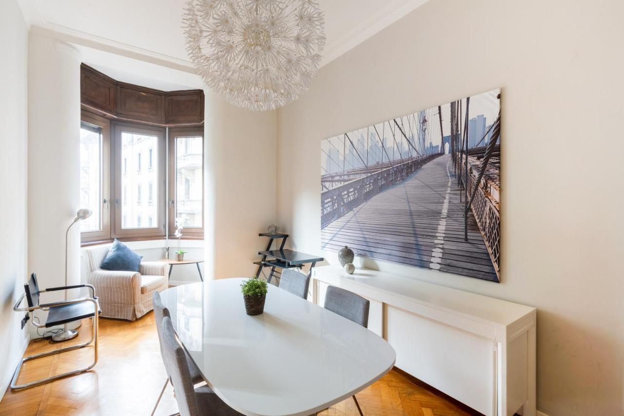 Spacious And Brilliant Apartment In Duomo By Easylife Milan Bagian luar foto