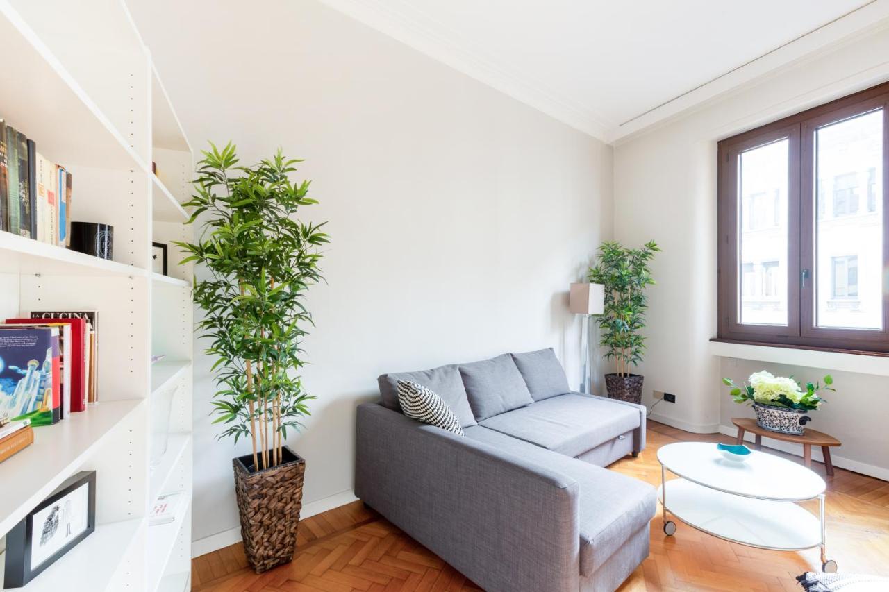 Spacious And Brilliant Apartment In Duomo By Easylife Milan Bagian luar foto