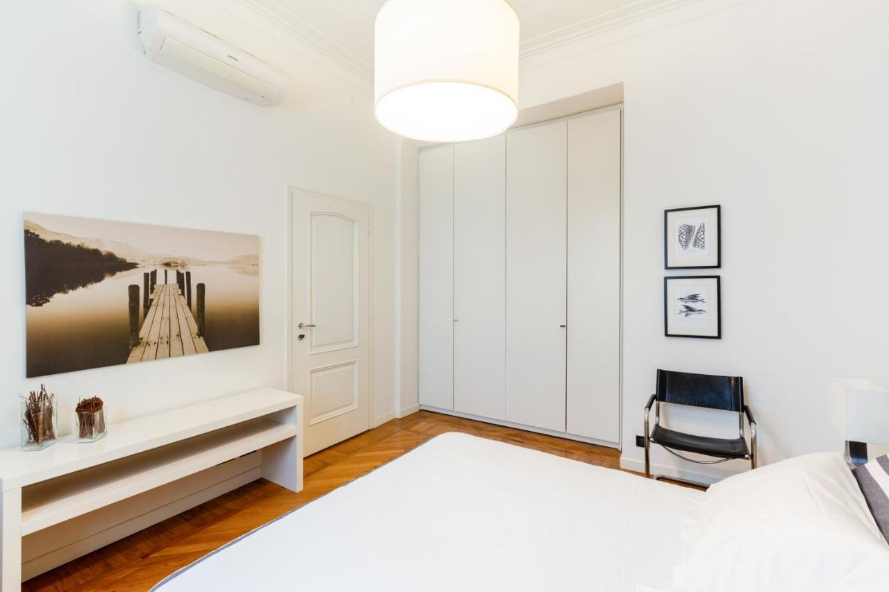 Spacious And Brilliant Apartment In Duomo By Easylife Milan Bagian luar foto