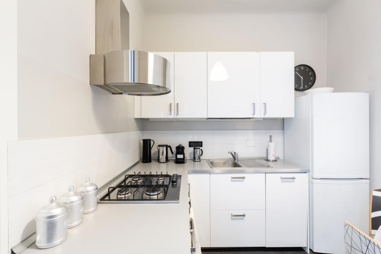 Spacious And Brilliant Apartment In Duomo By Easylife Milan Bagian luar foto